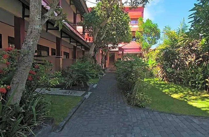 Pesona Hotel Kuta (Bali)